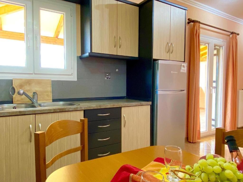 Anna Apartments Acharavi  Bagian luar foto