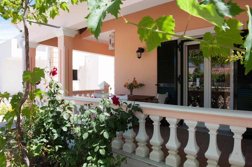Anna Apartments Acharavi  Bagian luar foto